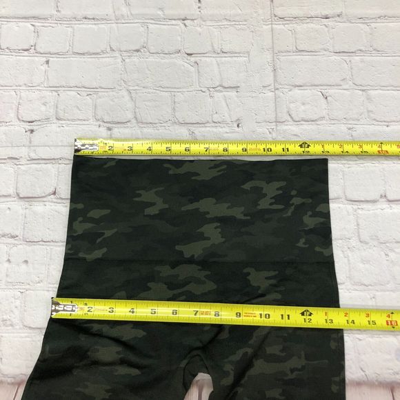Spanx Women Pull On Active Leggings Size Large Camouflage B228 -4 - Picture 2 of 13
